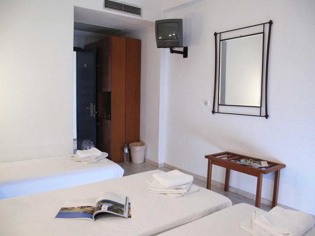 קריופיגי Hotel Azur חדר תמונה
