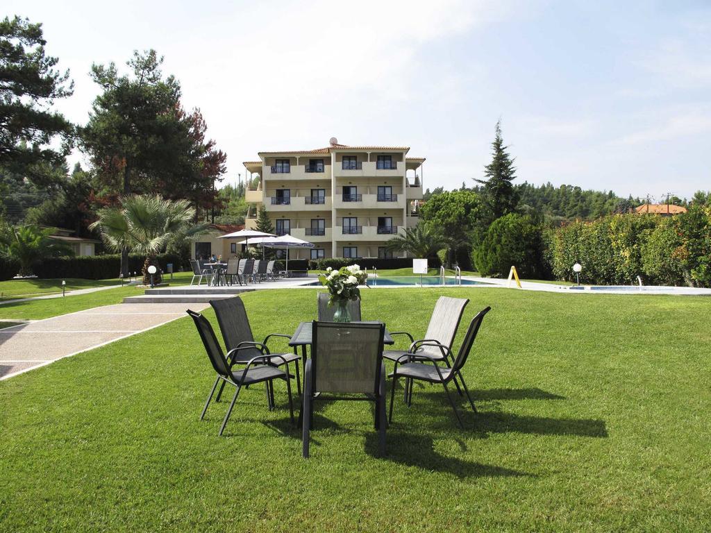 קריופיגי Hotel Azur מראה חיצוני תמונה