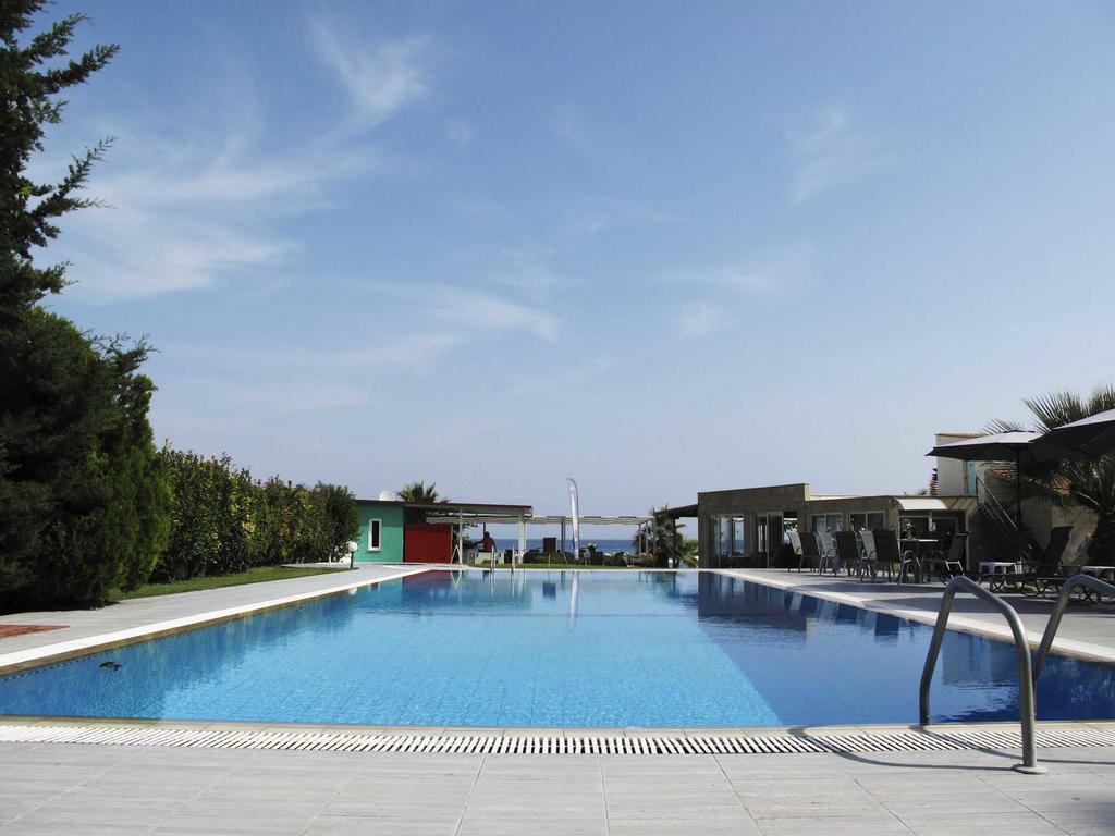 קריופיגי Hotel Azur מראה חיצוני תמונה