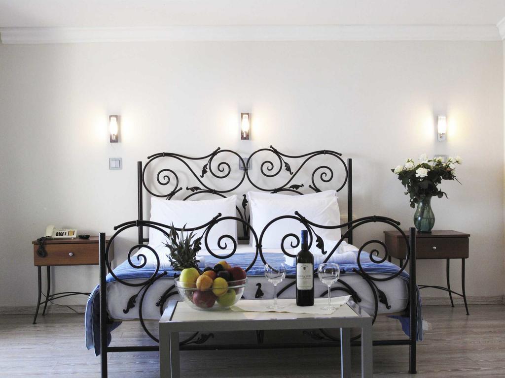 קריופיגי Hotel Azur מראה חיצוני תמונה
