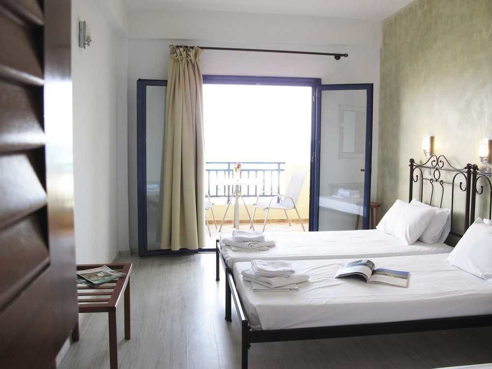 קריופיגי Hotel Azur מראה חיצוני תמונה