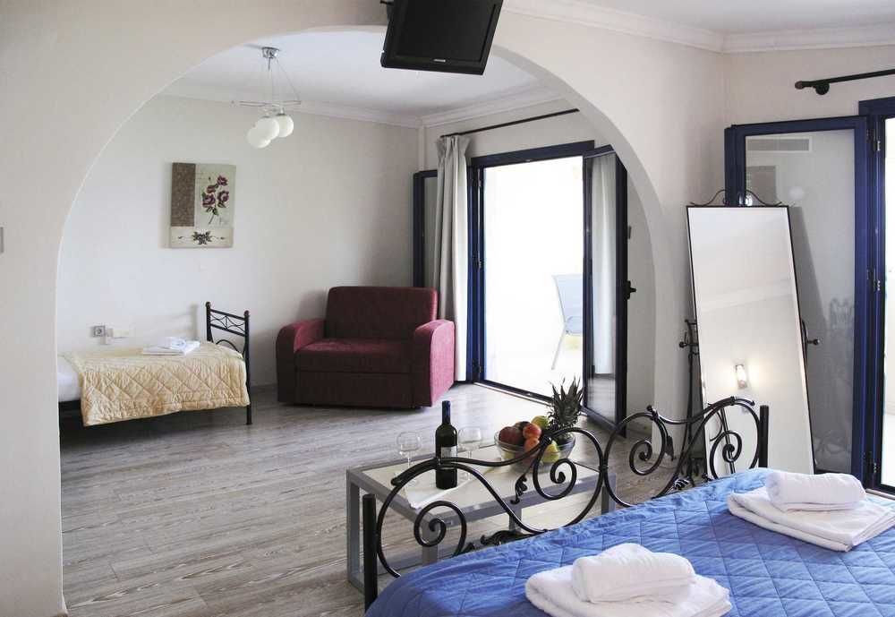 קריופיגי Hotel Azur מראה חיצוני תמונה